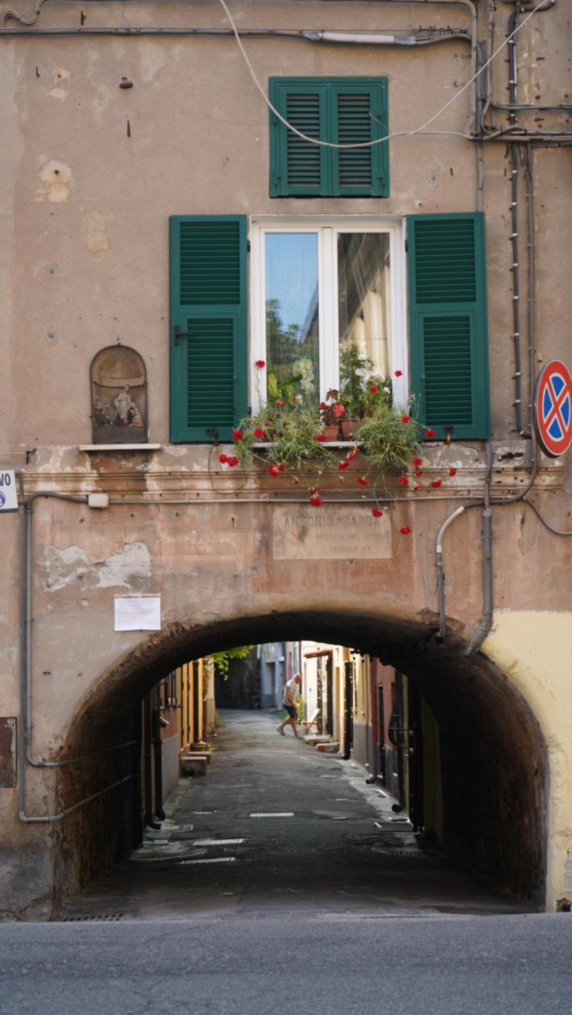La Taverna Di Gianni Near The Beach Italy Riviera Savona Exterior photo